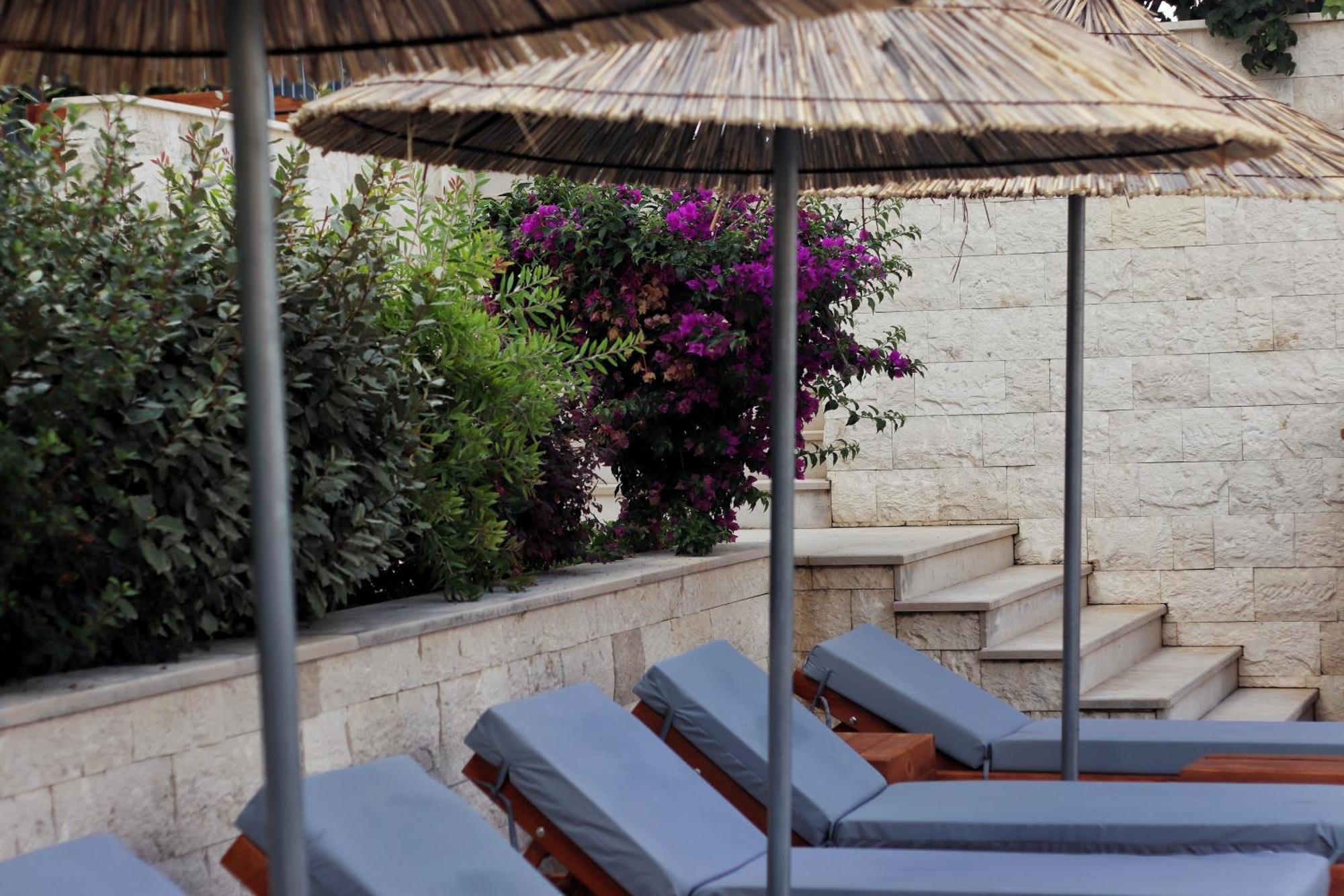 Golden Beach Suites Sarandë Eksteriør bilde