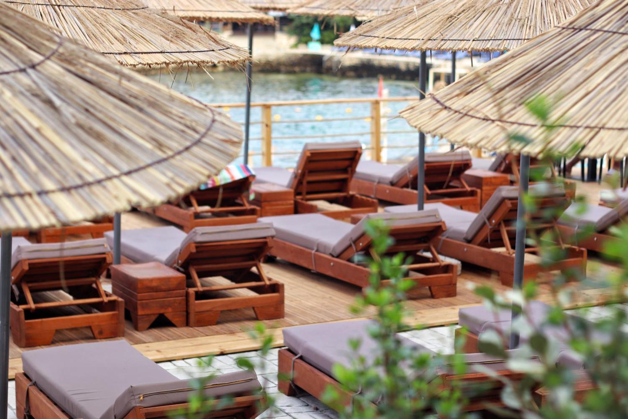 Golden Beach Suites Sarandë Eksteriør bilde
