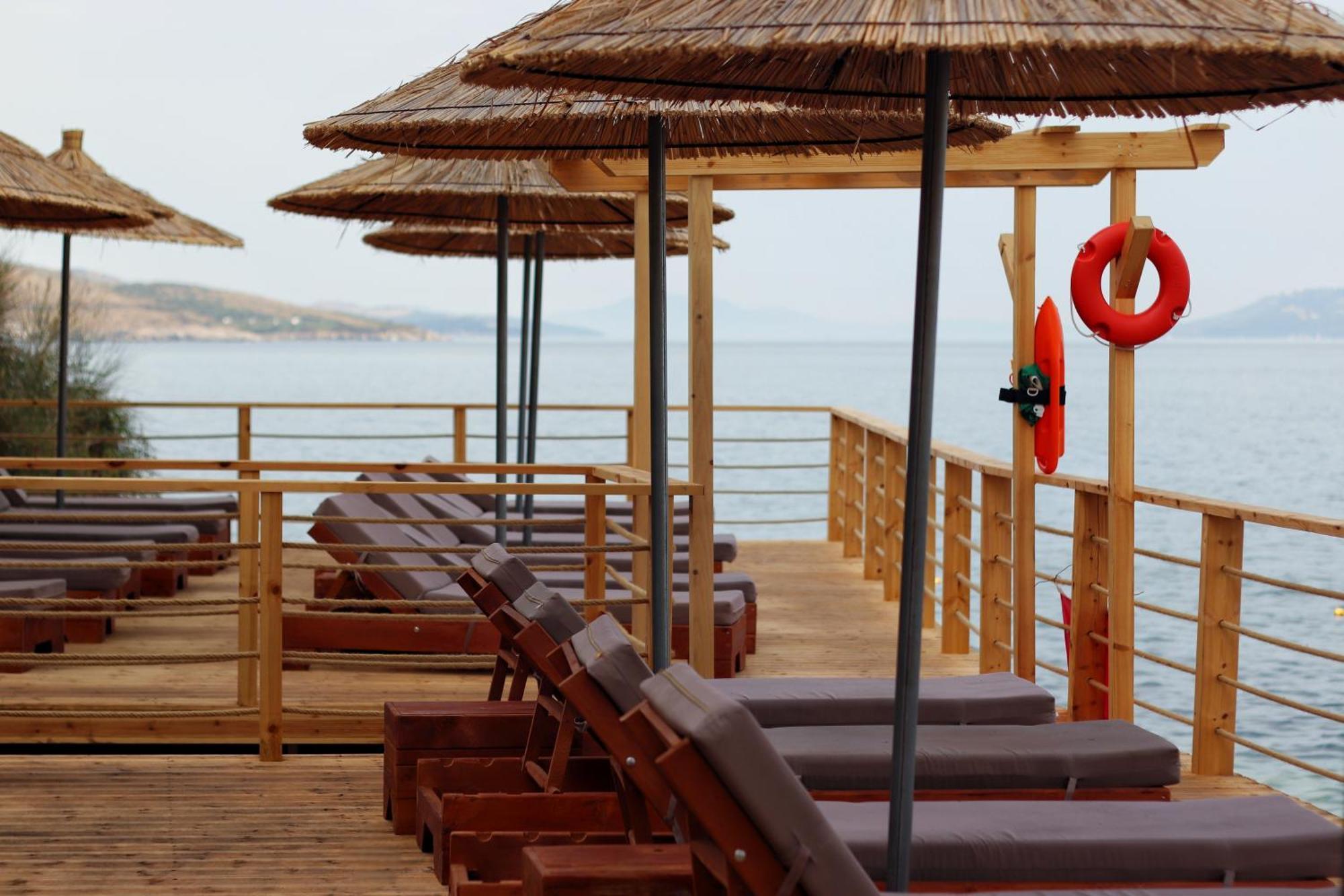 Golden Beach Suites Sarandë Eksteriør bilde